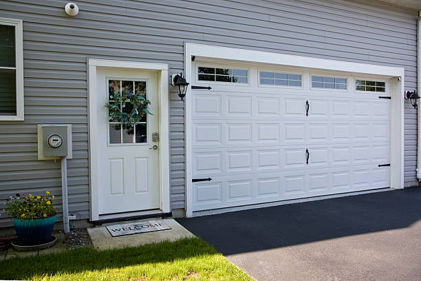 24/7 Emergency Garage Door Panel Replacement experts in Redby, MN